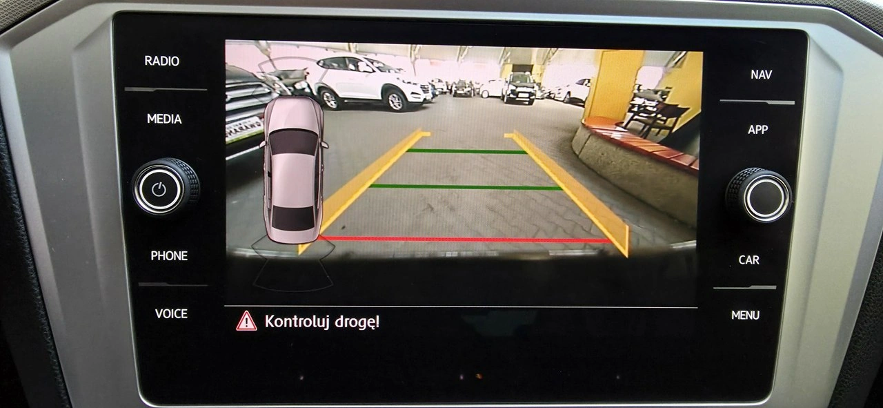 Volkswagen Passat - Zdjęcie 24