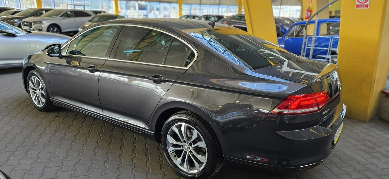 Volkswagen Passat - Zdjęcie 4