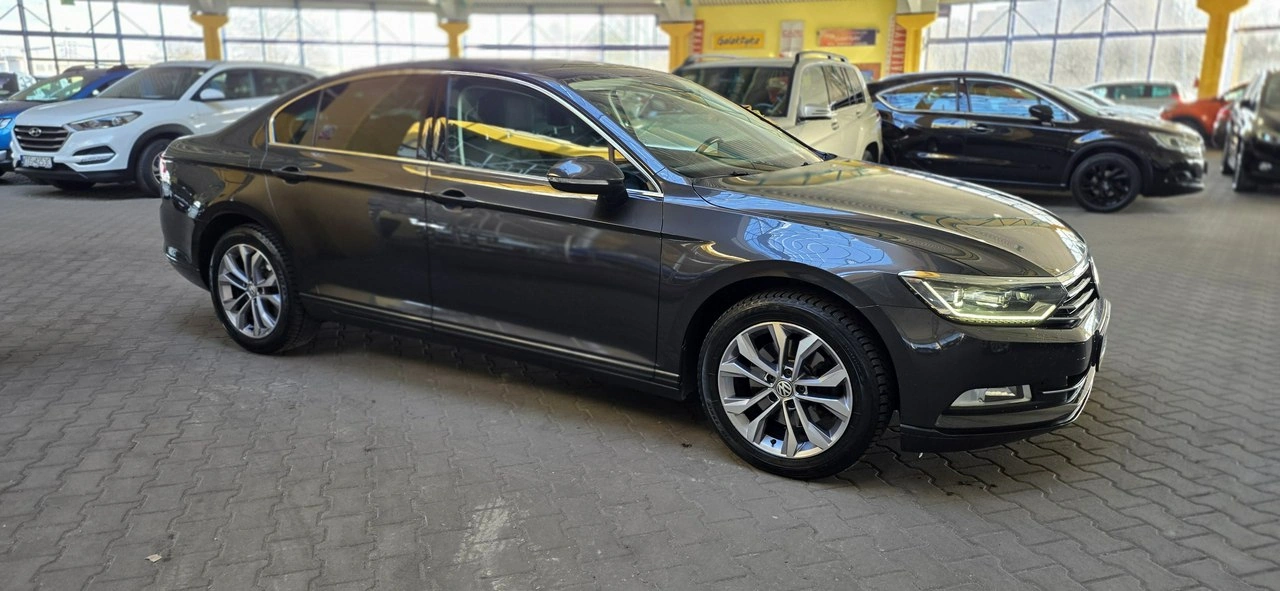 Volkswagen Passat - Główne zdjęcie