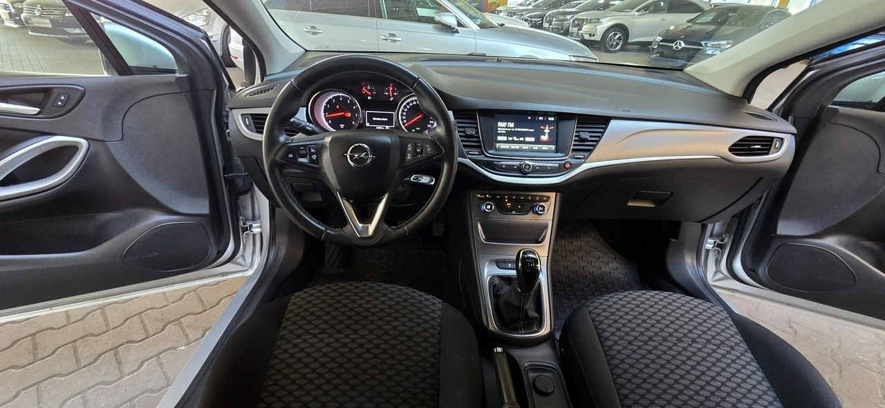 Opel Astra - Zdjęcie 10