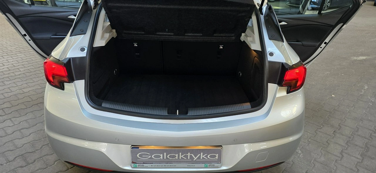 Opel Astra - Zdjęcie 11
