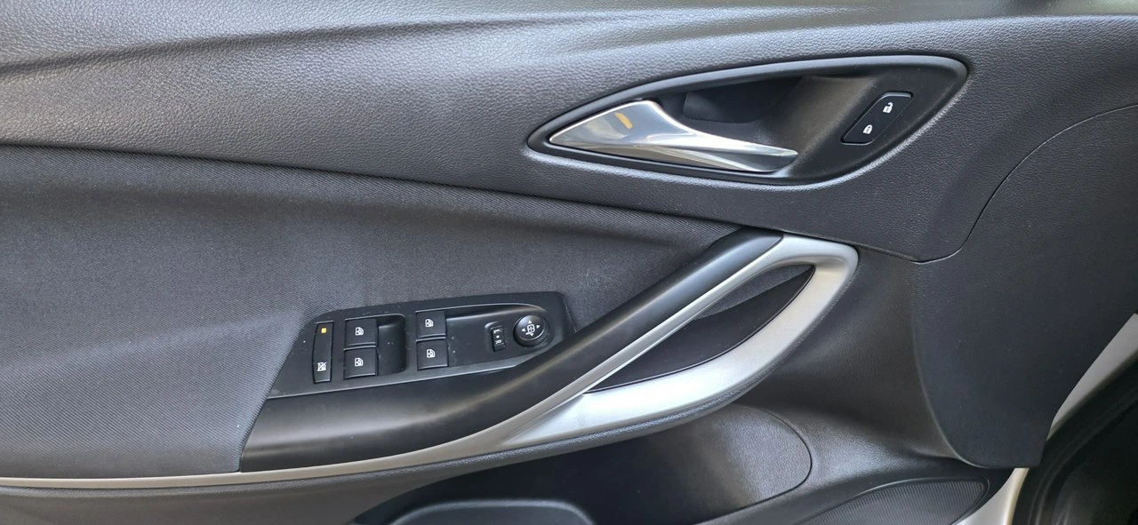 Opel Astra - Zdjęcie 14