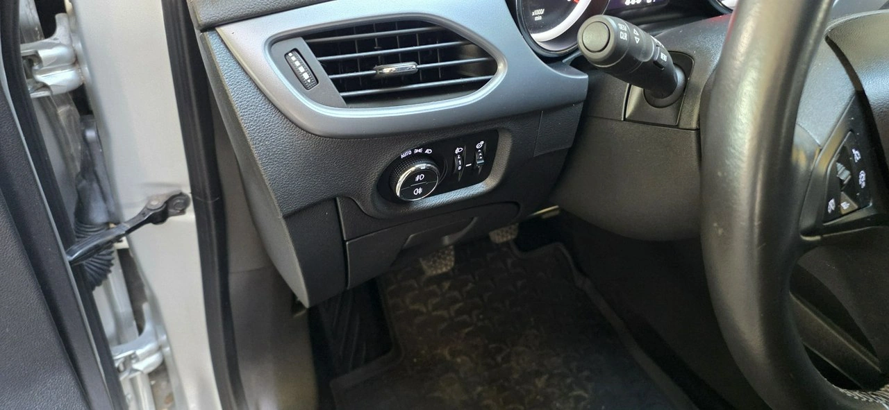 Opel Astra - Zdjęcie 15