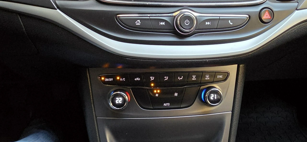 Opel Astra - Zdjęcie 18