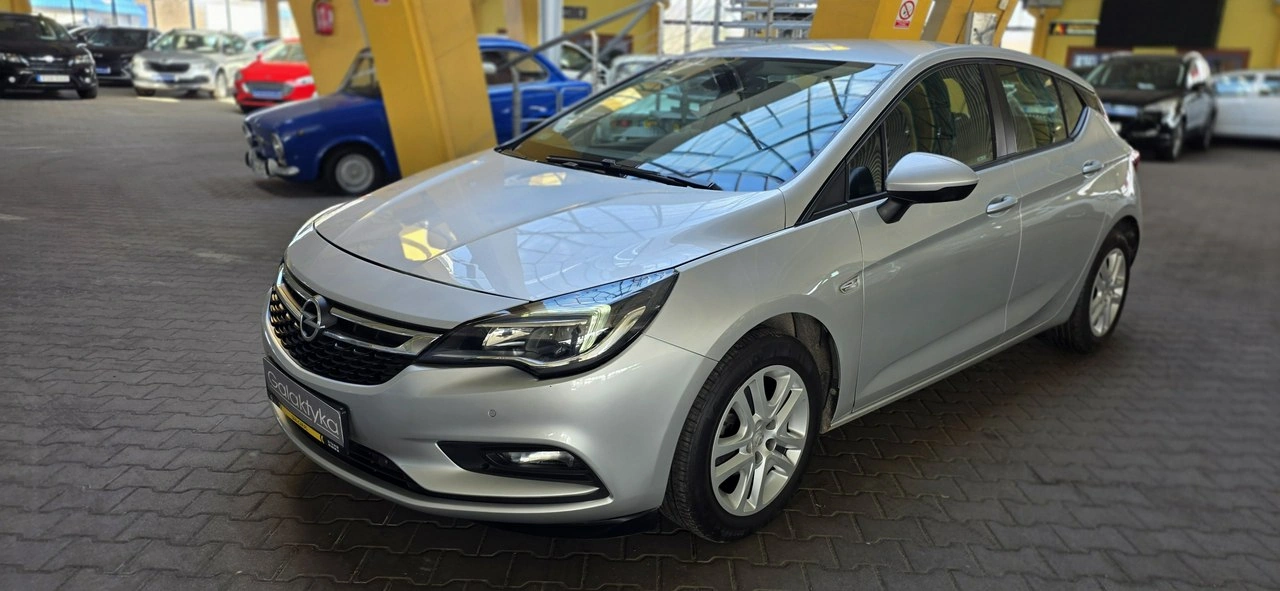 Opel Astra - Zdjęcie 2