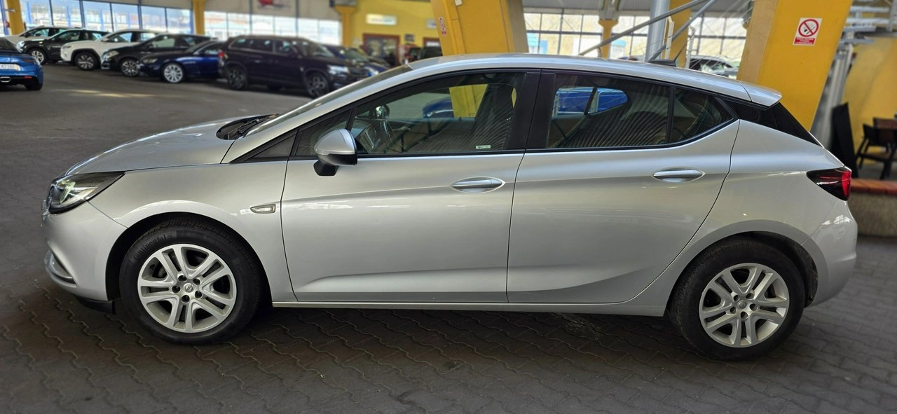 Opel Astra - Zdjęcie 4