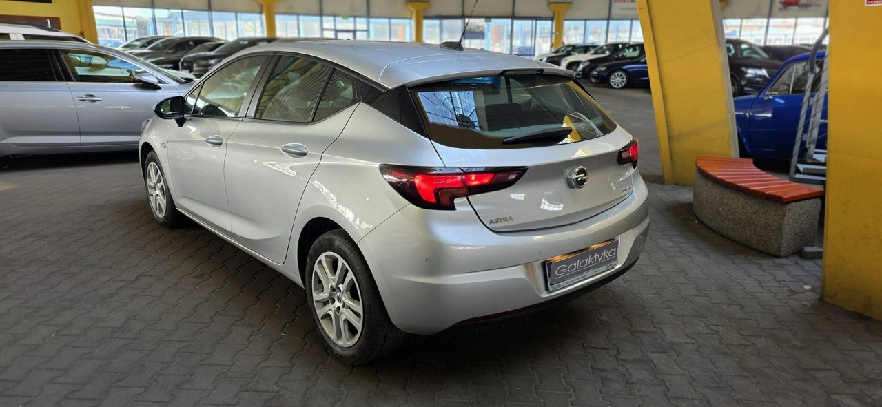 Opel Astra - Zdjęcie 5