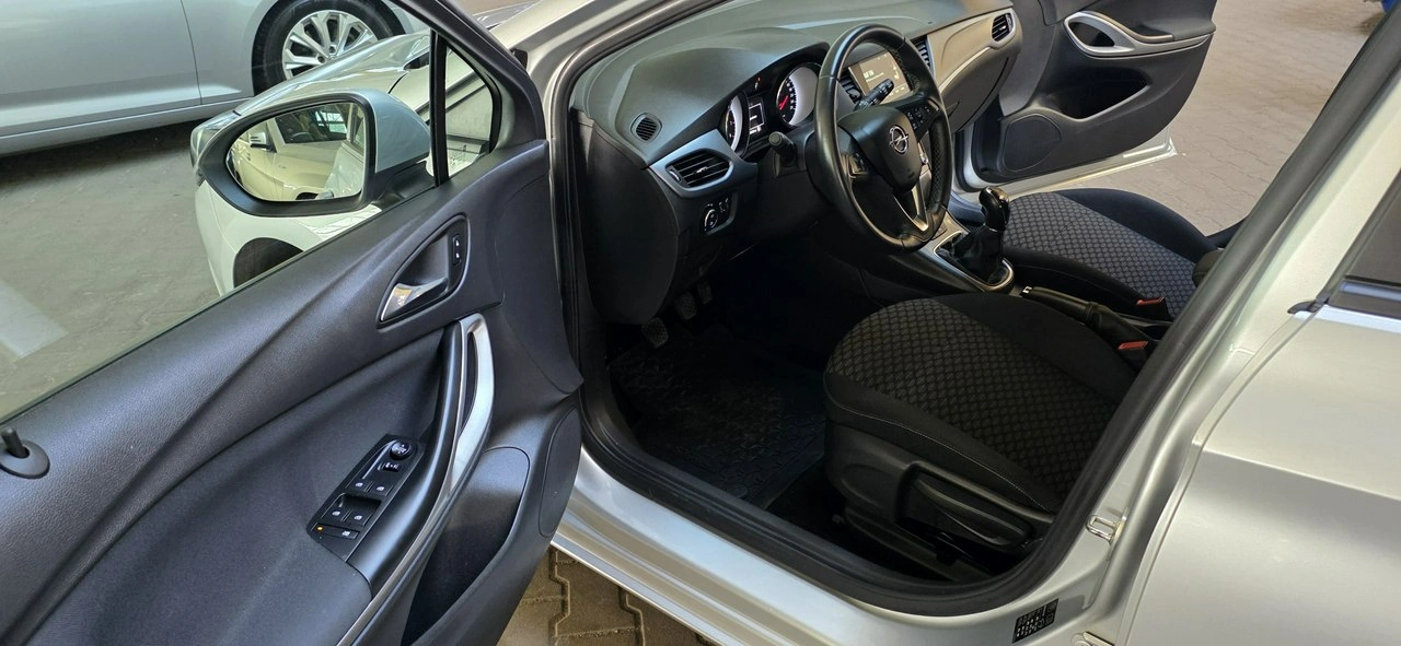 Opel Astra - Zdjęcie 8
