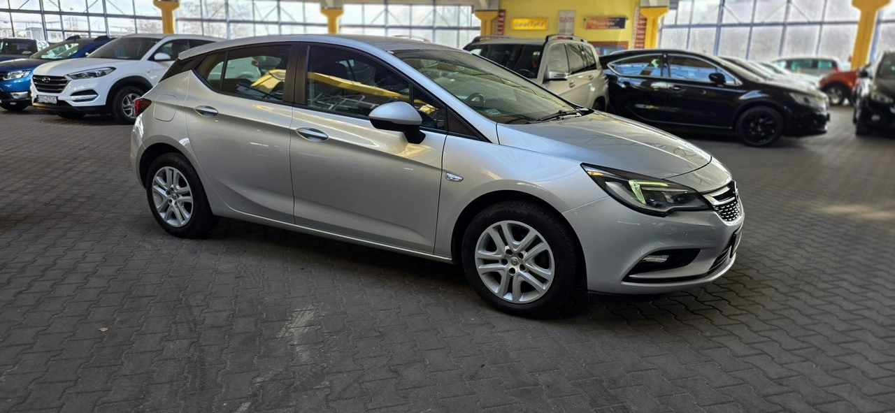 Opel Astra - Główne zdjęcie
