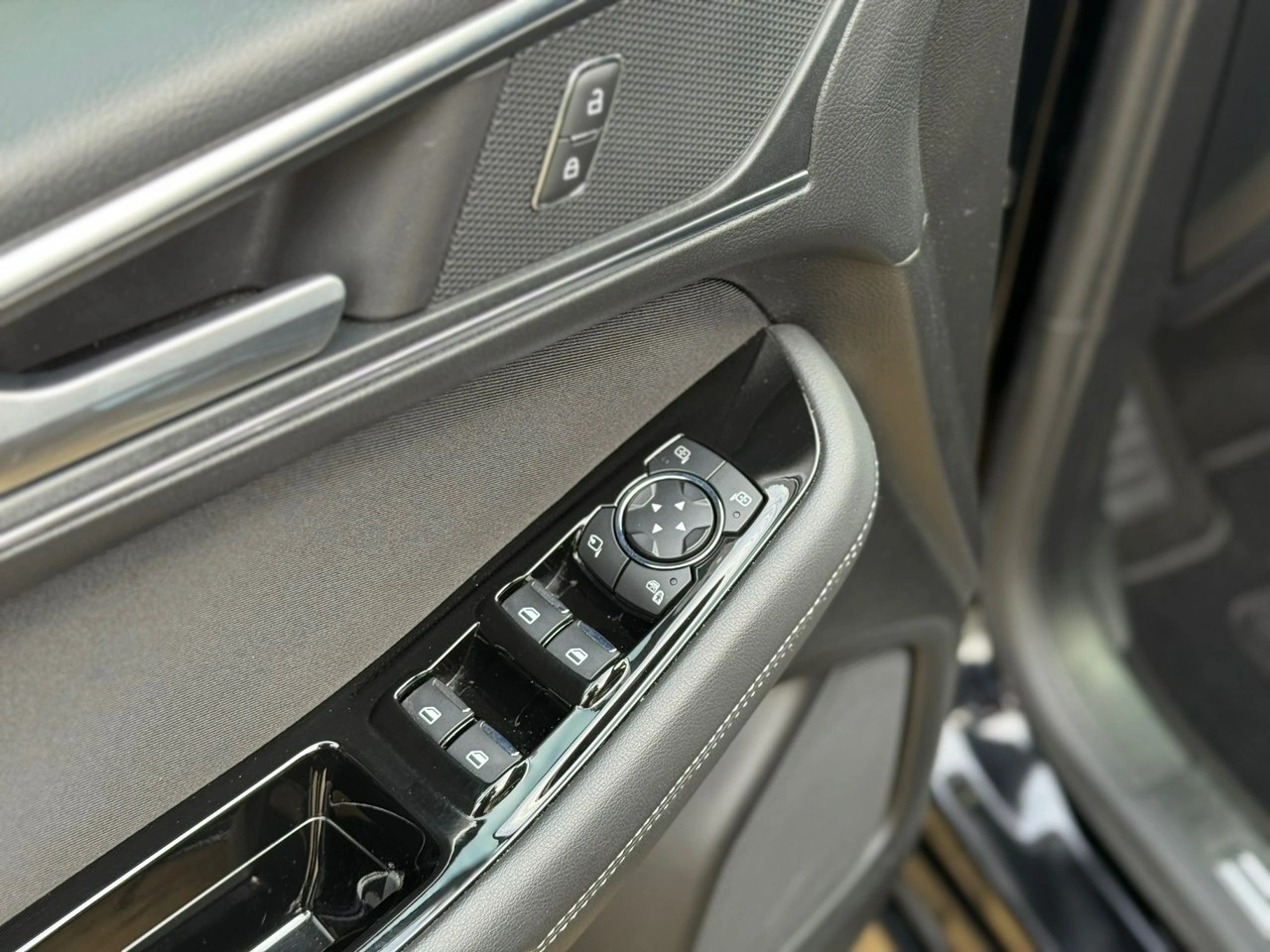 Ford S-Max - Zdjęcie 21