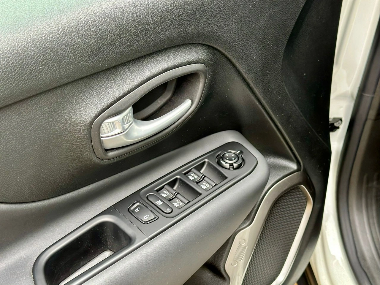 Jeep Renegade - Zdjęcie 18