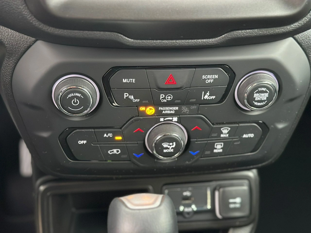 Jeep Renegade - Zdjęcie 28