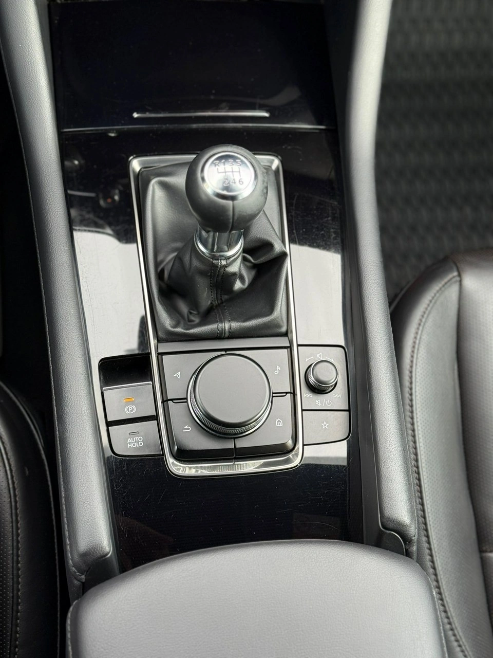 Mazda 3 - Zdjęcie 25