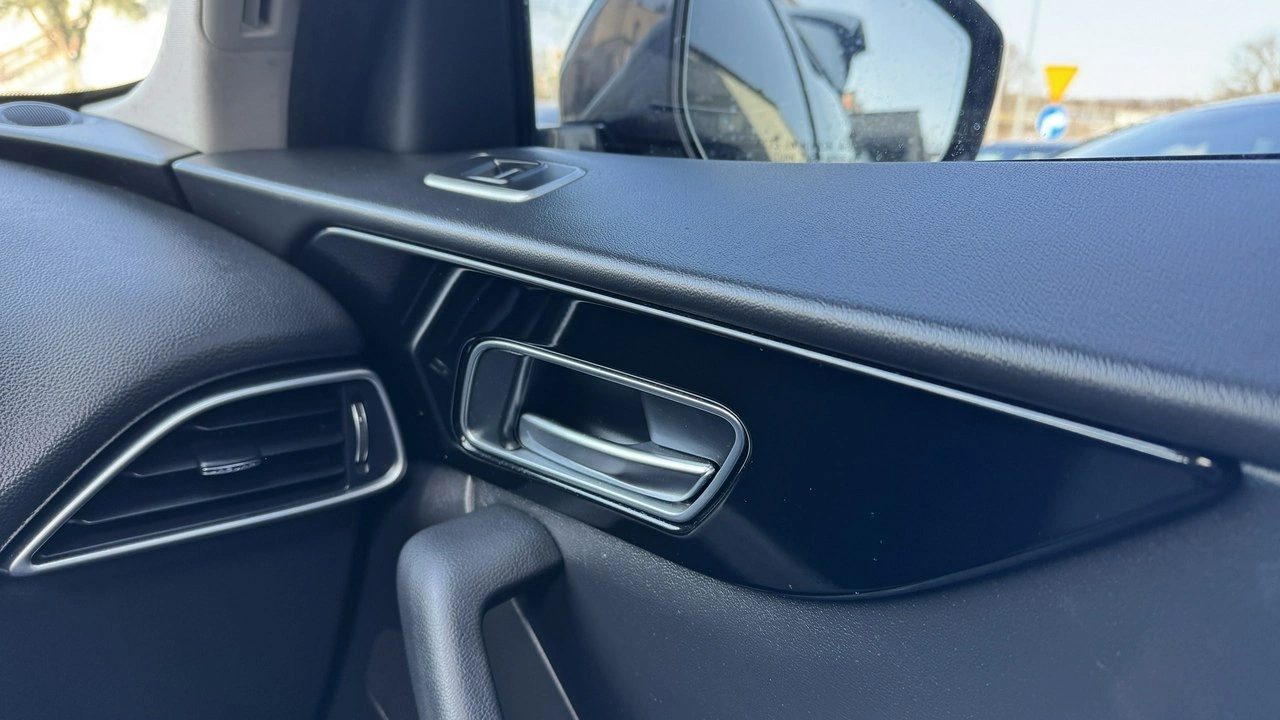 Jaguar F-Pace - Zdjęcie 11