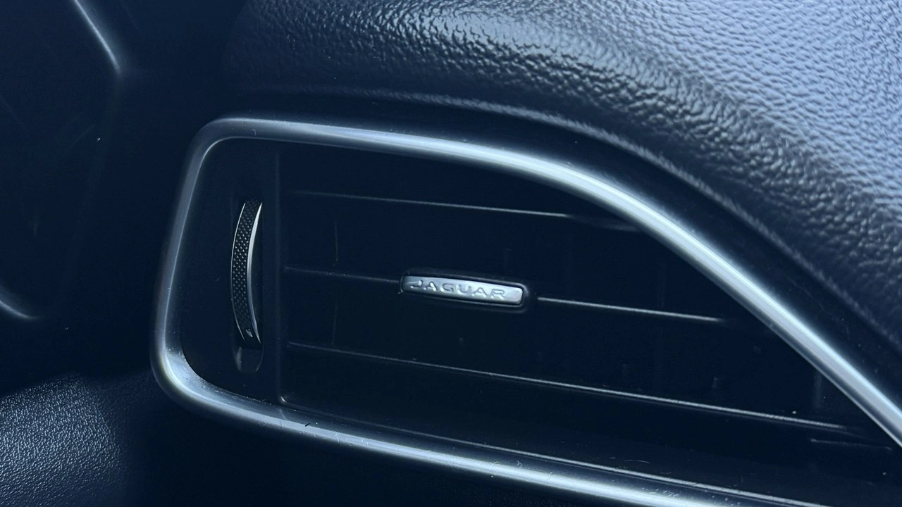 Jaguar F-Pace - Zdjęcie 23