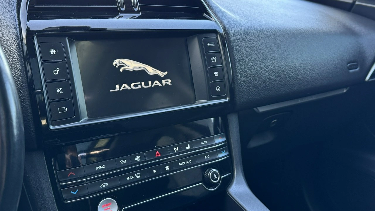 Jaguar F-Pace - Zdjęcie 31