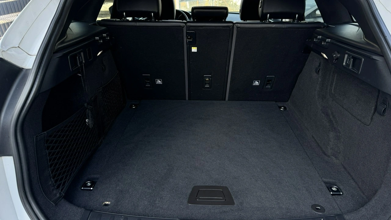 Jaguar F-Pace - Zdjęcie 32