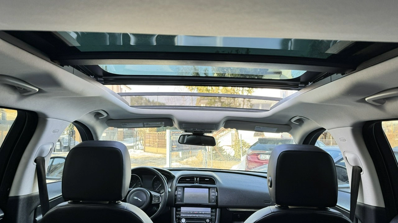 Jaguar F-Pace - Zdjęcie 35