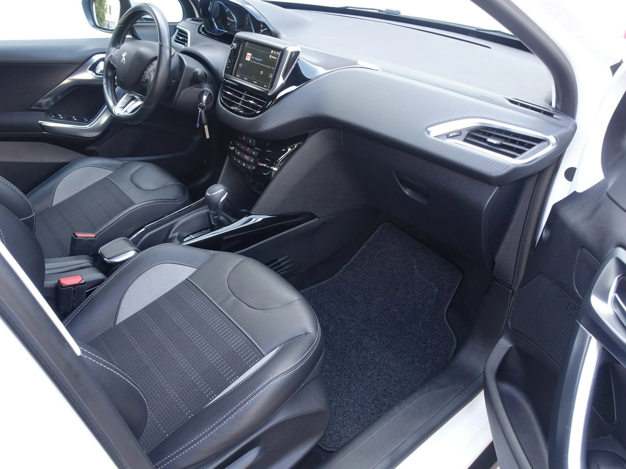 Peugeot 2008 - Zdjęcie 12