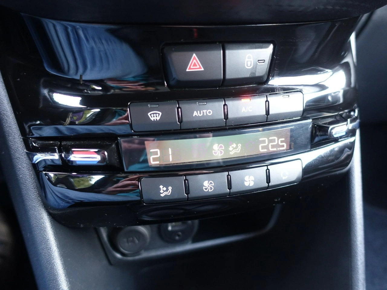 Peugeot 2008 - Zdjęcie 22