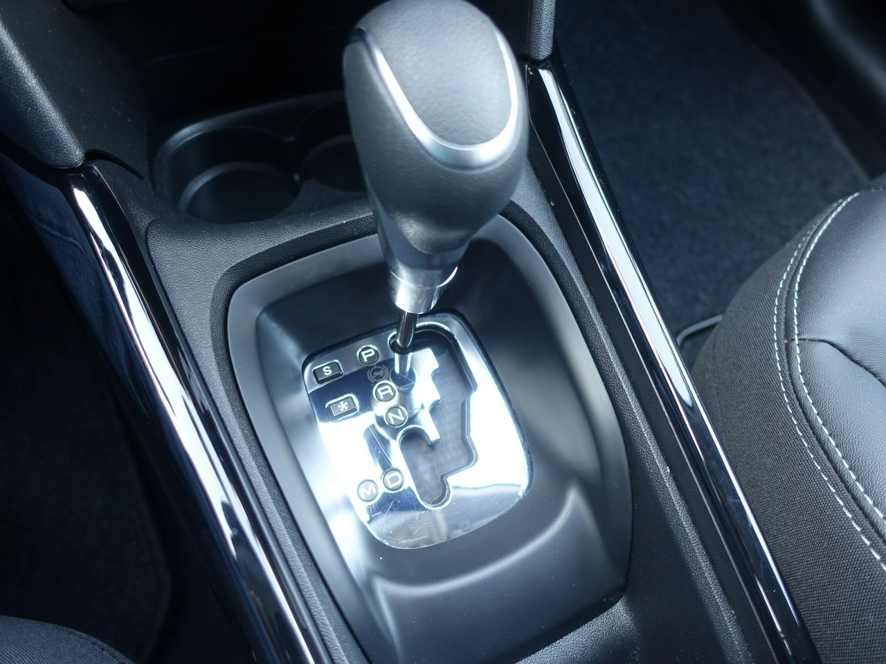 Peugeot 2008 - Zdjęcie 23