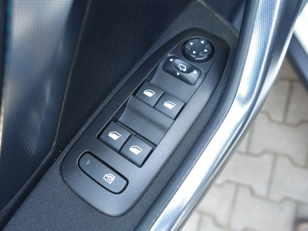 Peugeot 2008 - Zdjęcie 24