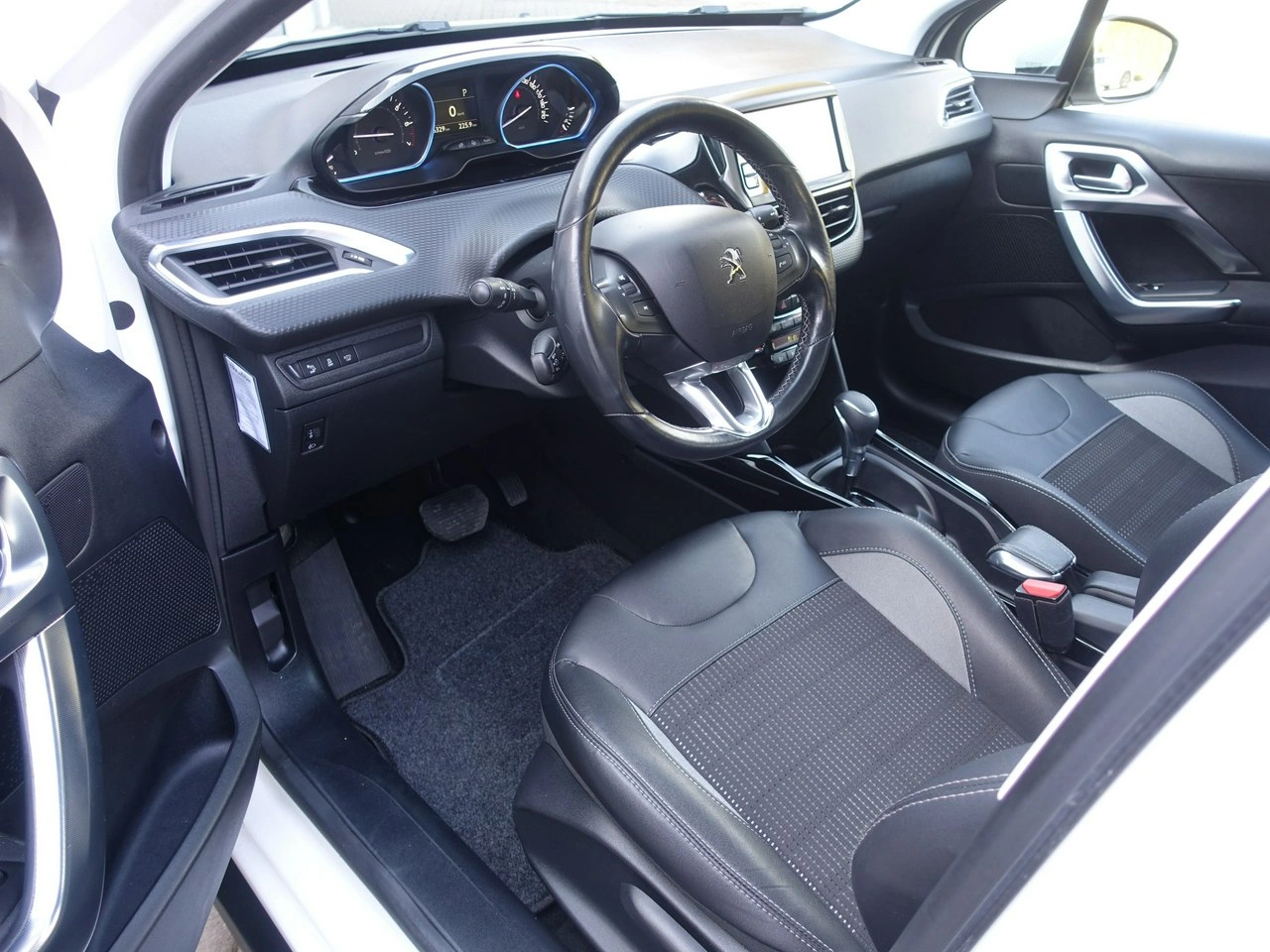 Peugeot 2008 - Zdjęcie 7