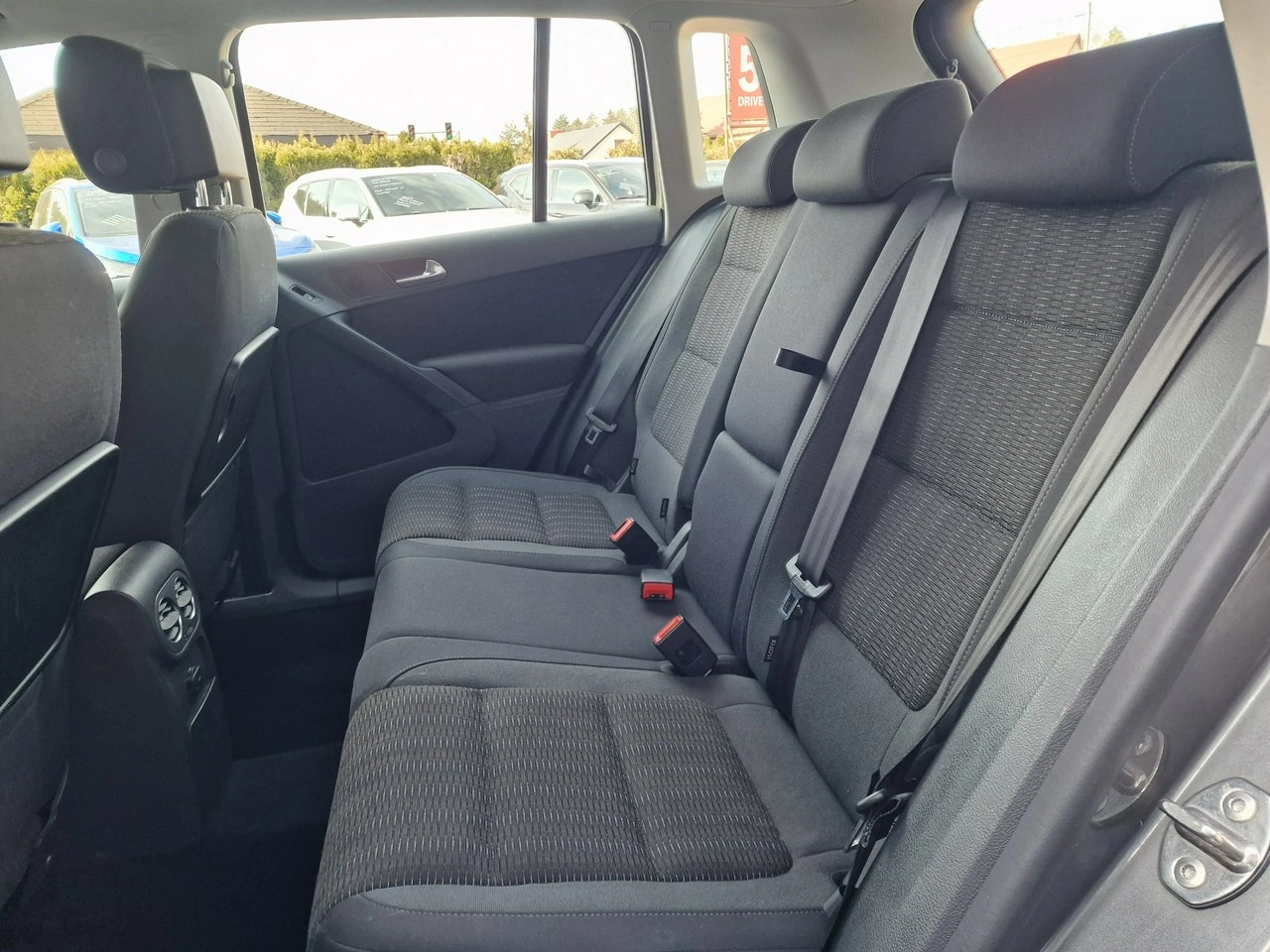 Volkswagen Tiguan - Zdjęcie 20