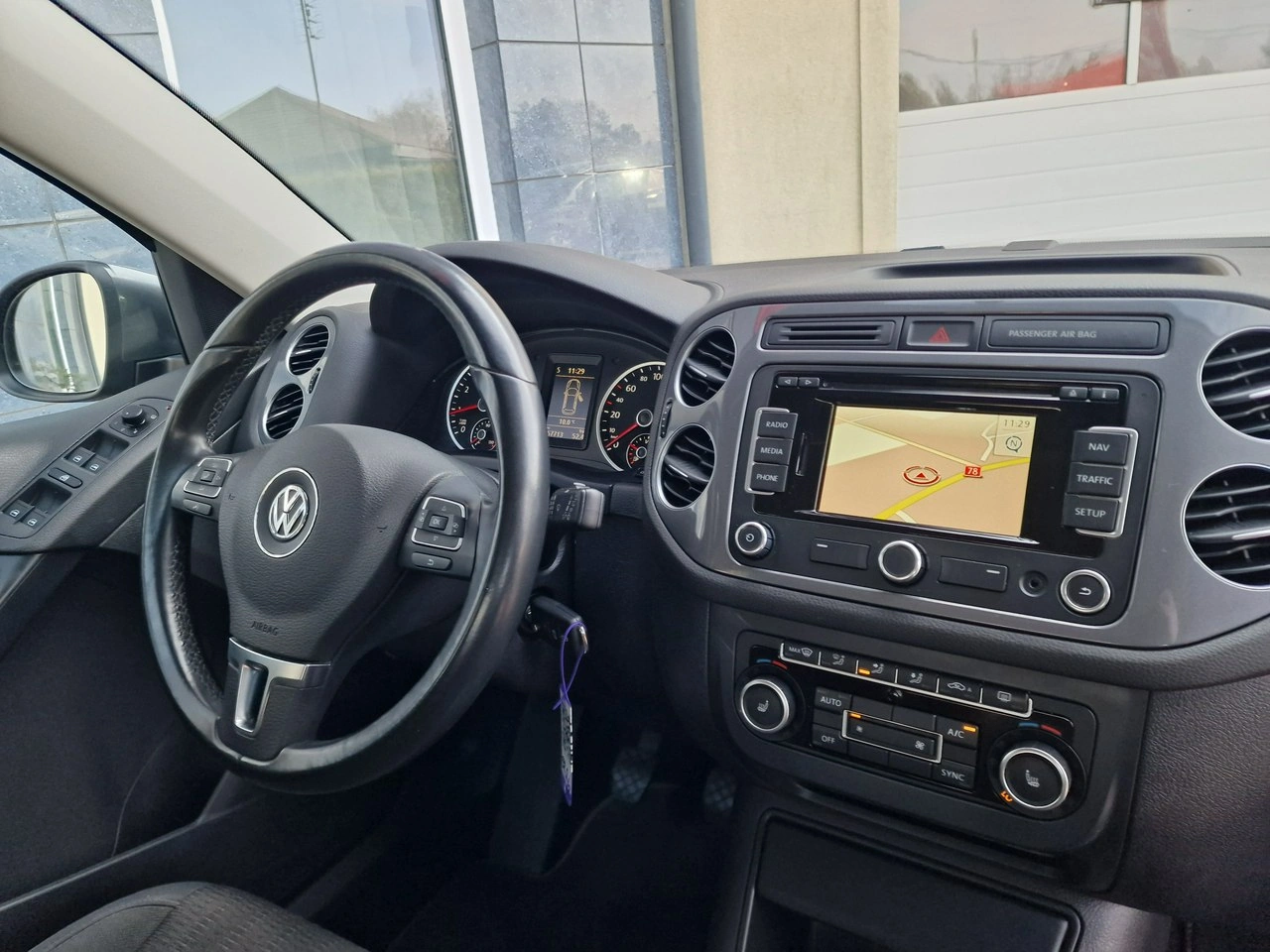 Volkswagen Tiguan - Zdjęcie 24