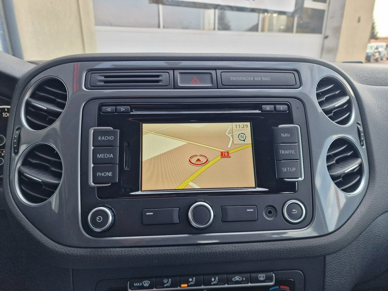 Volkswagen Tiguan - Zdjęcie 25