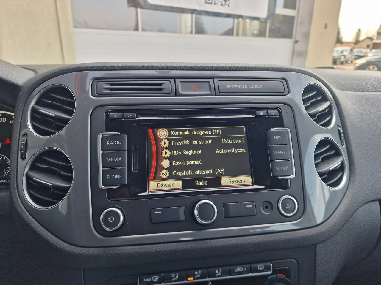 Volkswagen Tiguan - Zdjęcie 27