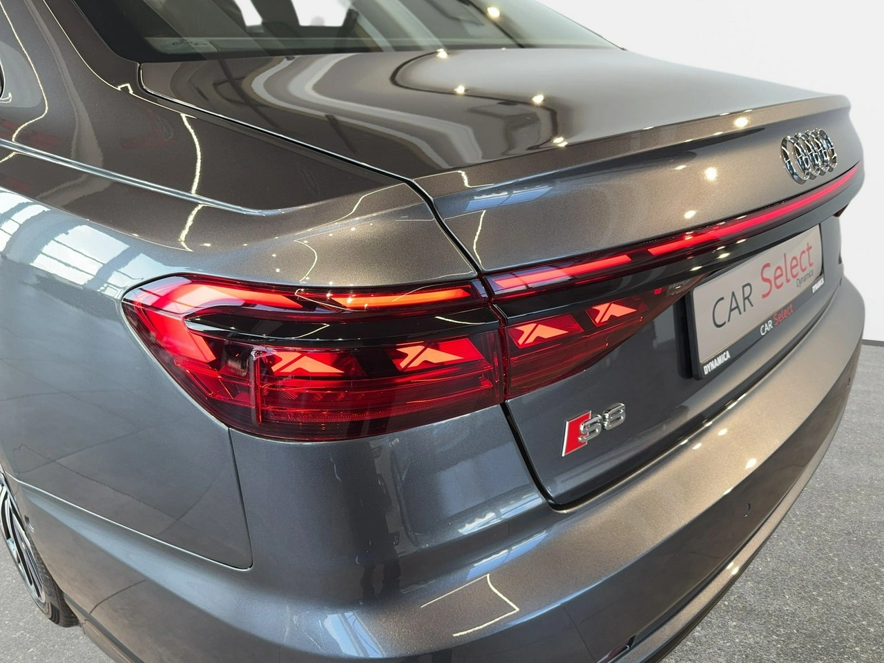 Audi S8 - Zdjęcie 10