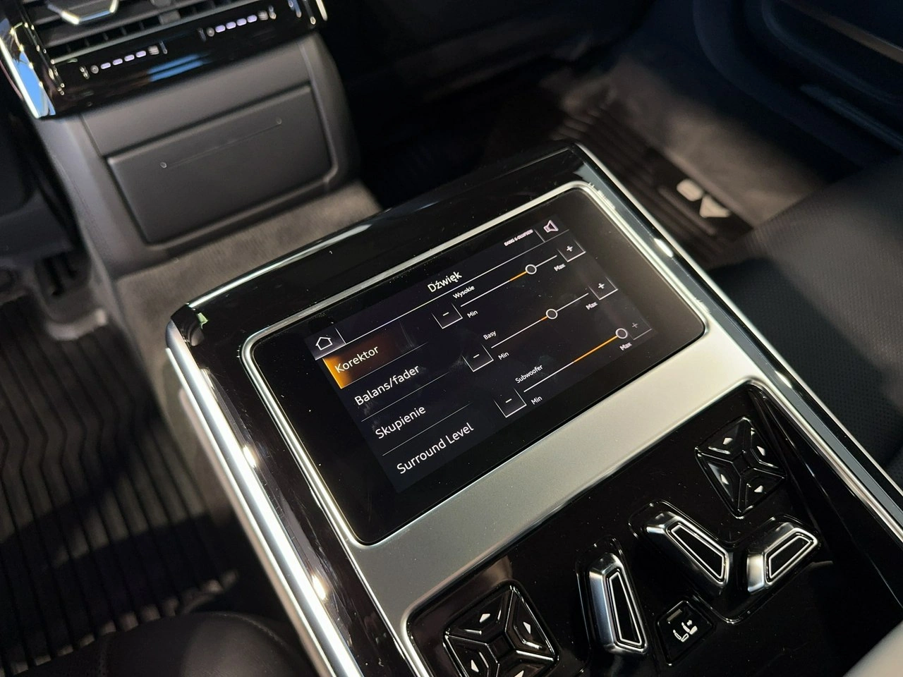 Audi S8 - Zdjęcie 16