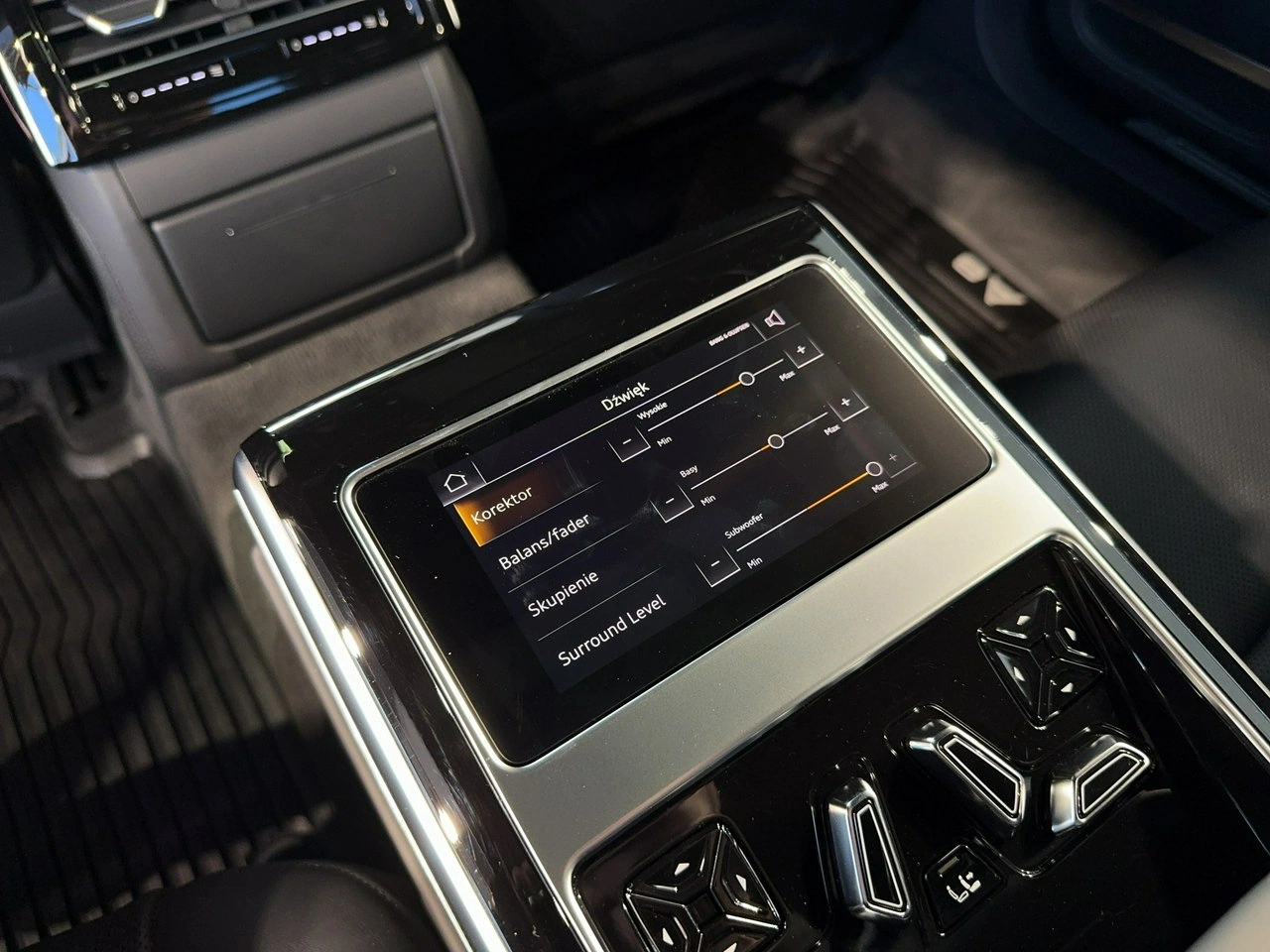 Audi S8 - Zdjęcie 16