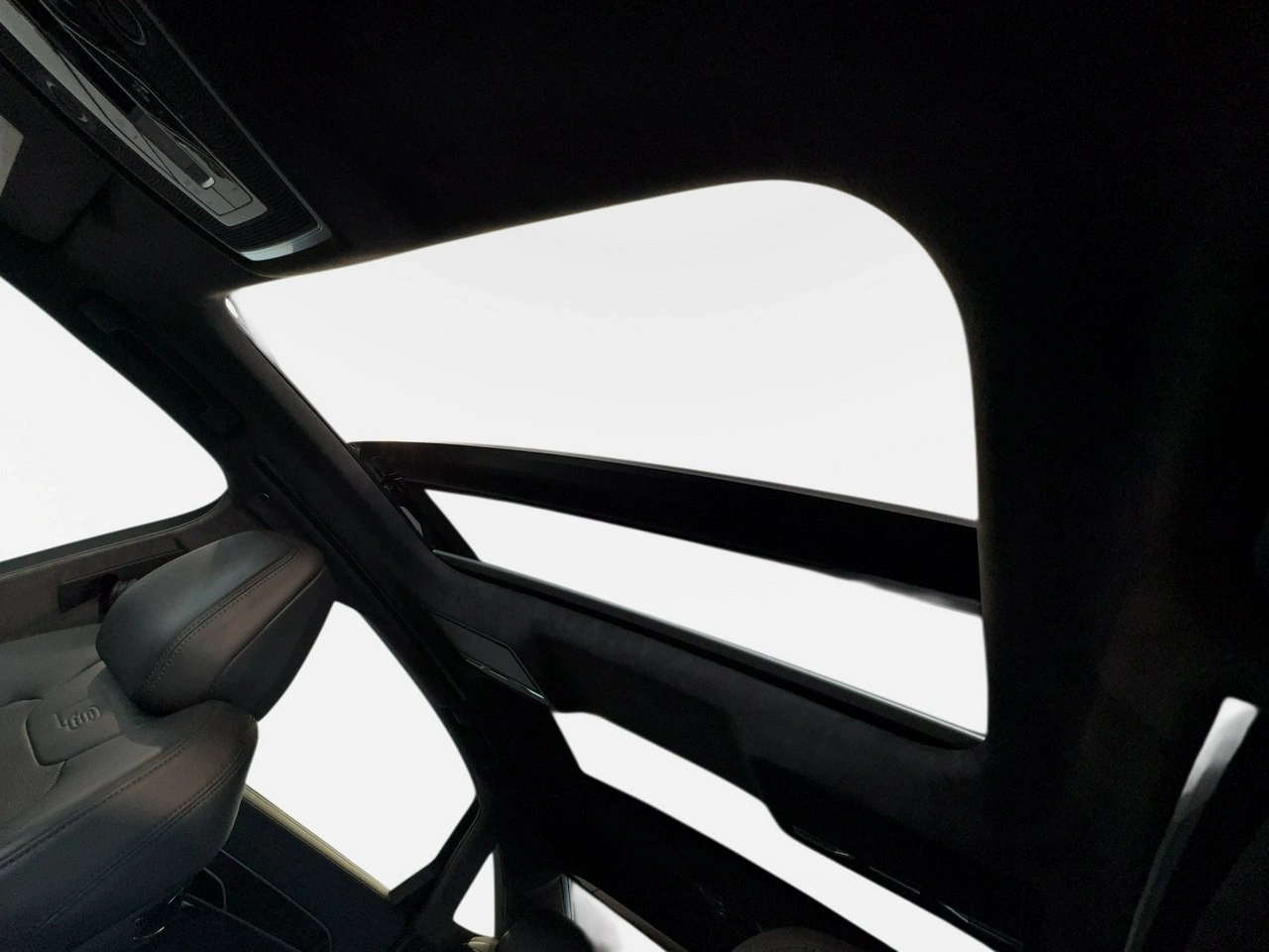 Audi S8 - Zdjęcie 17