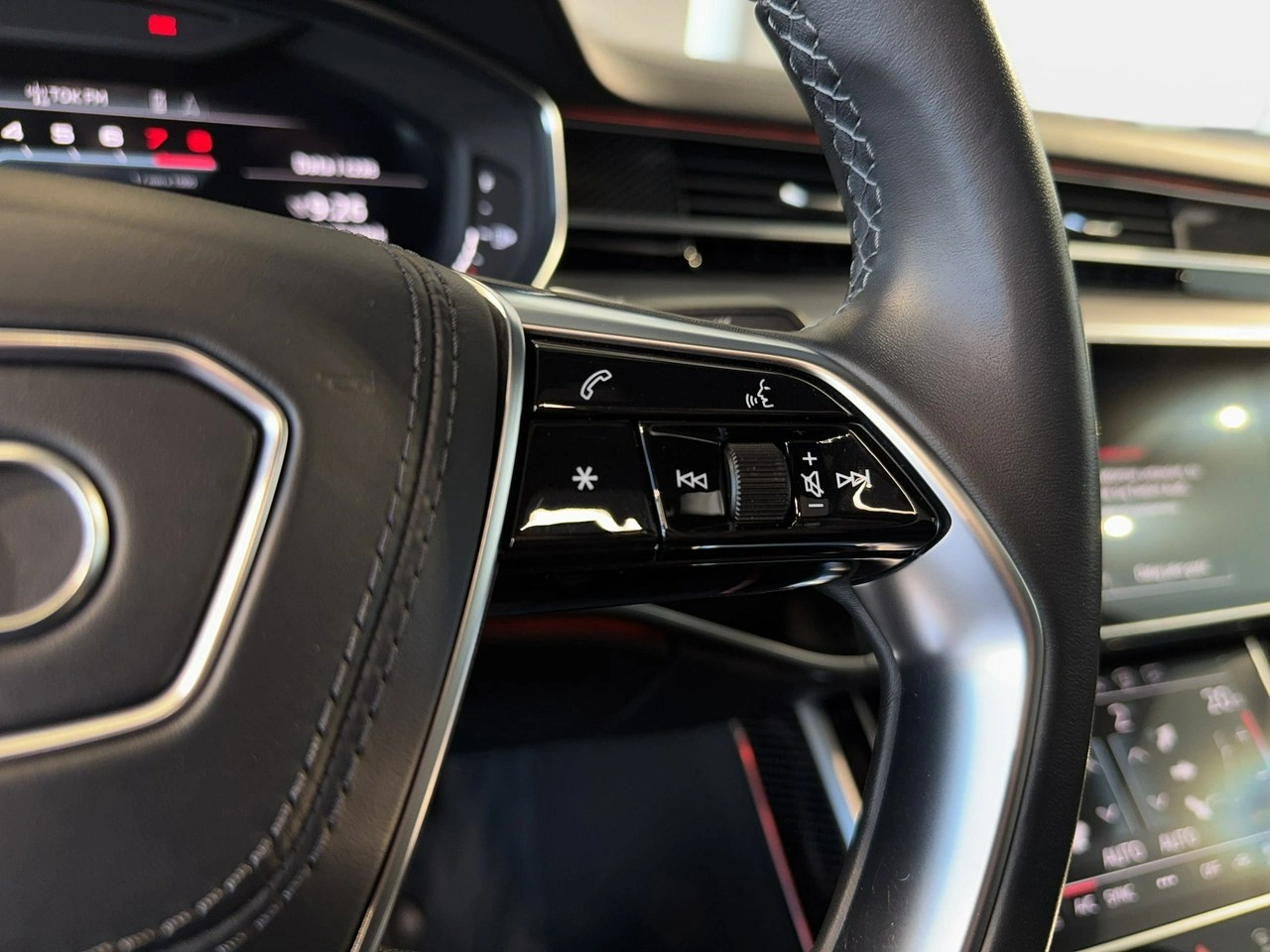 Audi S8 - Zdjęcie 23