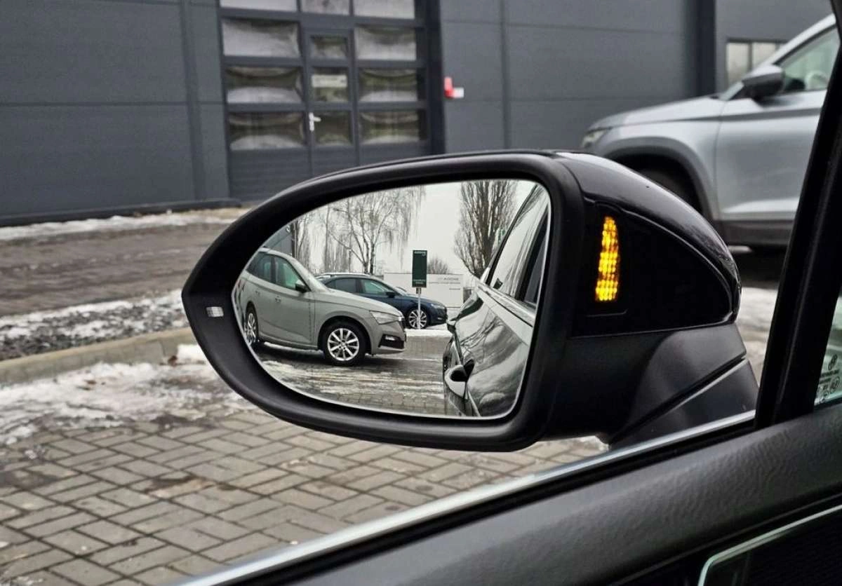 Volkswagen Passat - Zdjęcie 19