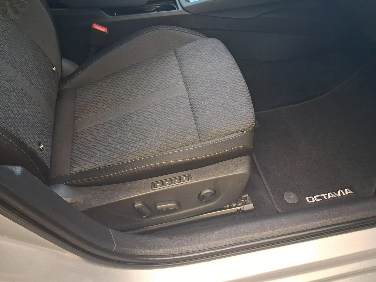 Skoda Octavia - Zdjęcie 9
