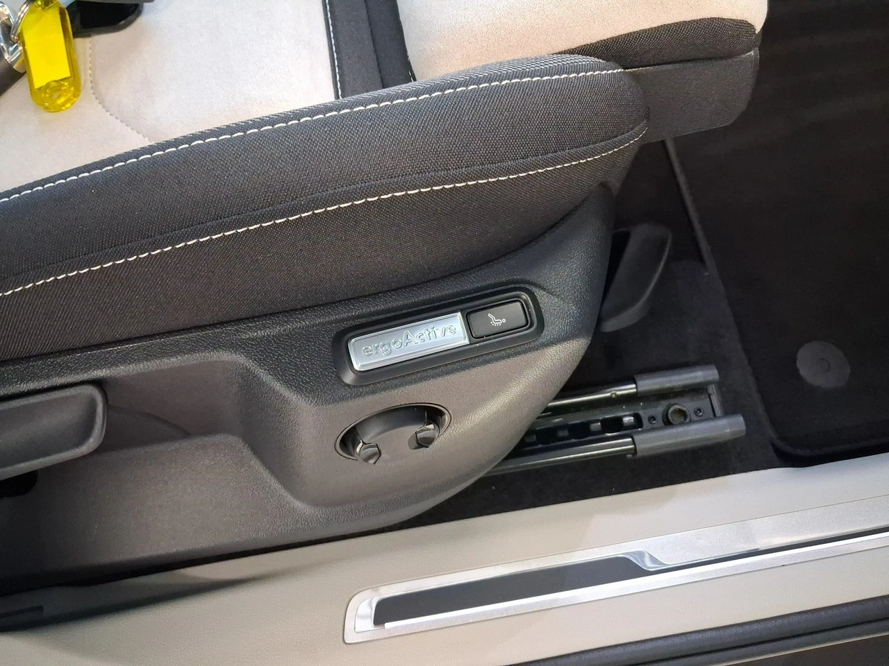 Volkswagen Tiguan - Zdjęcie 9