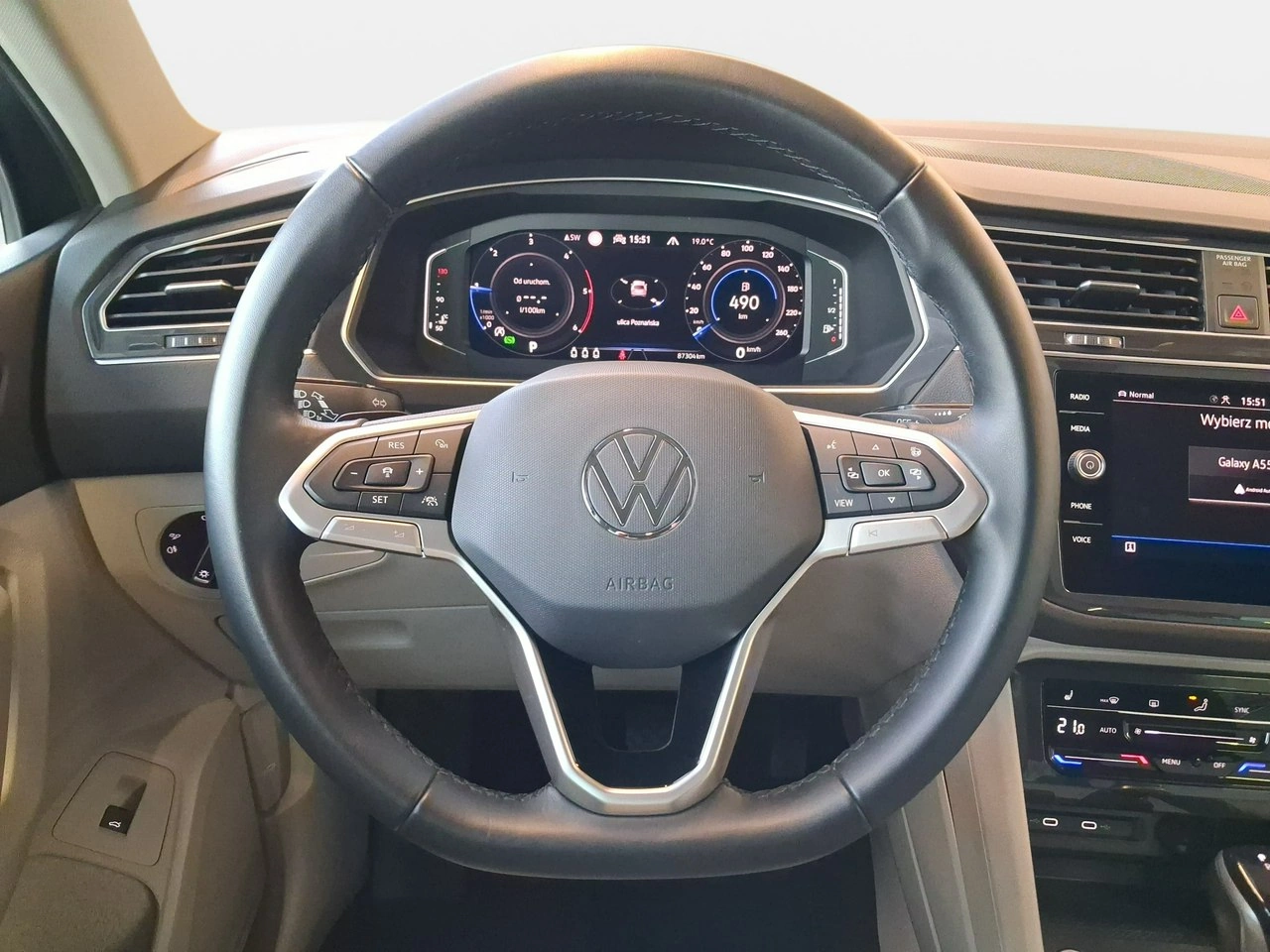 Volkswagen Tiguan - Zdjęcie 16