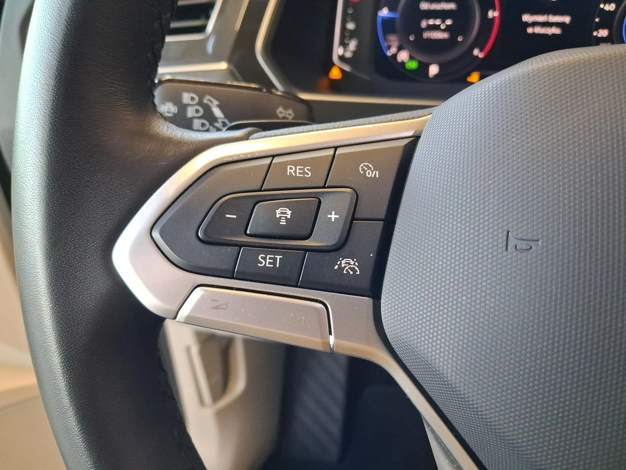 Volkswagen Tiguan - Zdjęcie 17