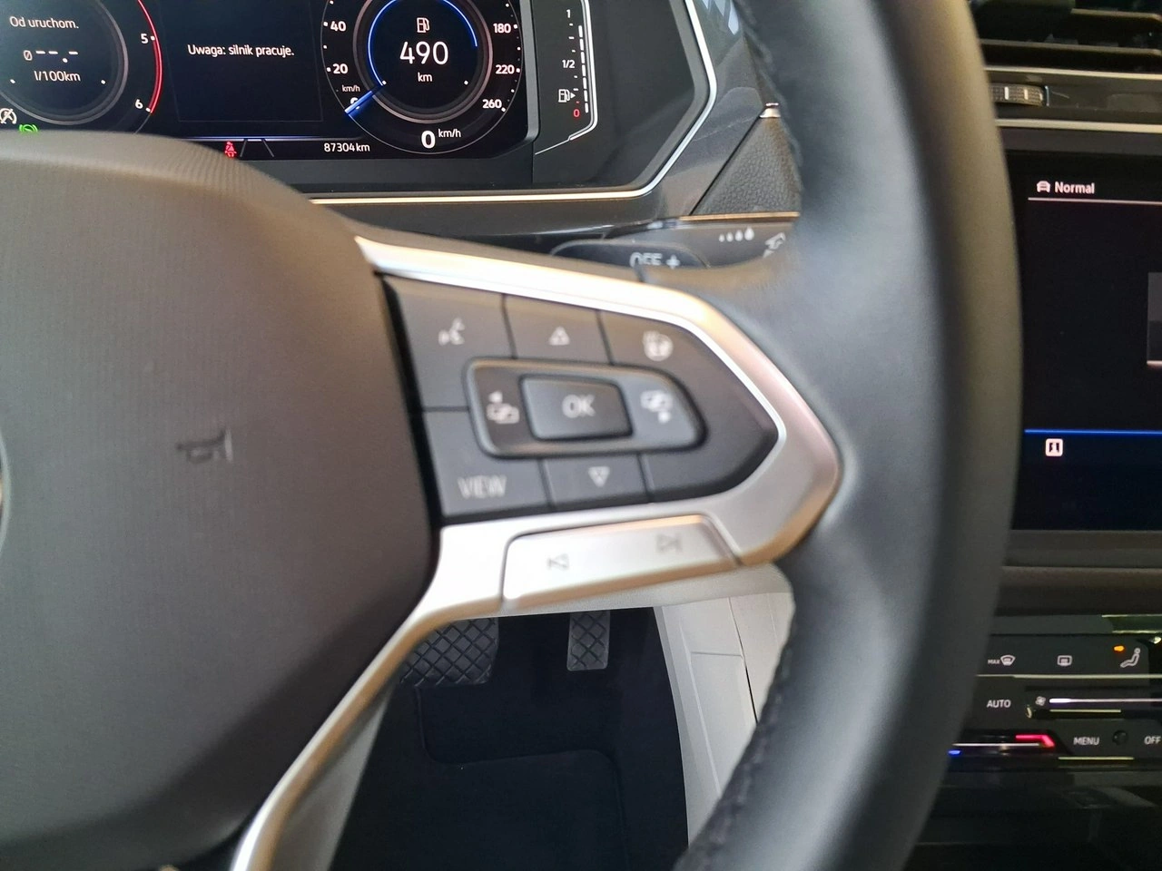 Volkswagen Tiguan - Zdjęcie 18