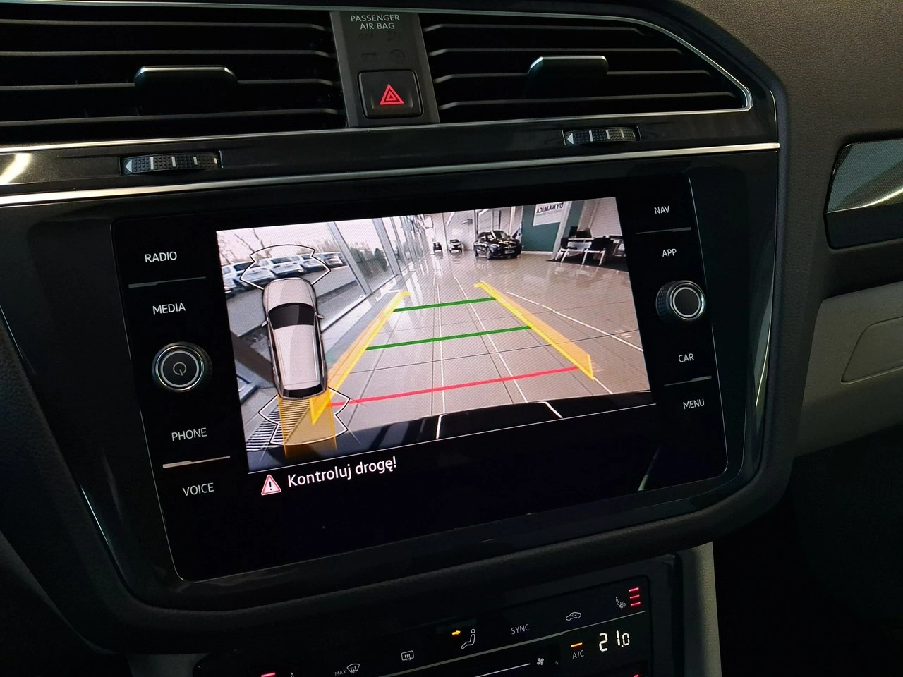 Volkswagen Tiguan - Zdjęcie 22