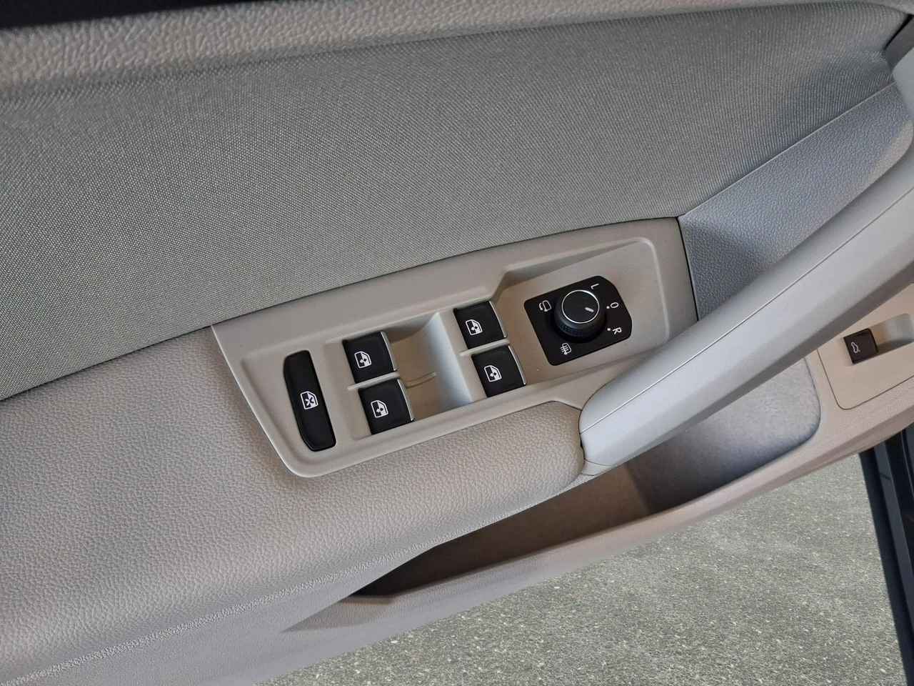 Volkswagen Tiguan - Zdjęcie 25