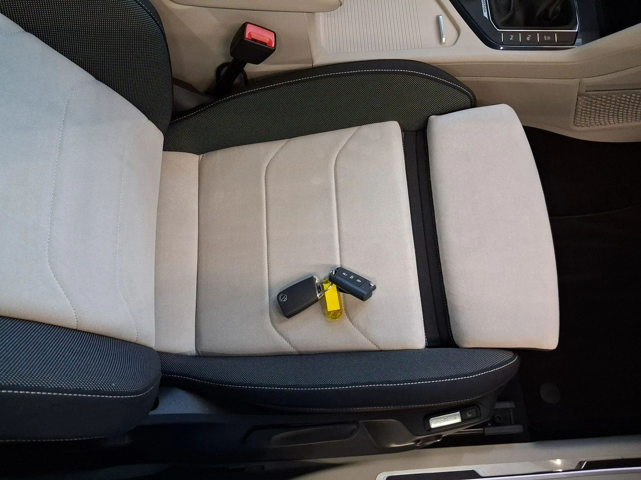 Volkswagen Tiguan - Zdjęcie 8