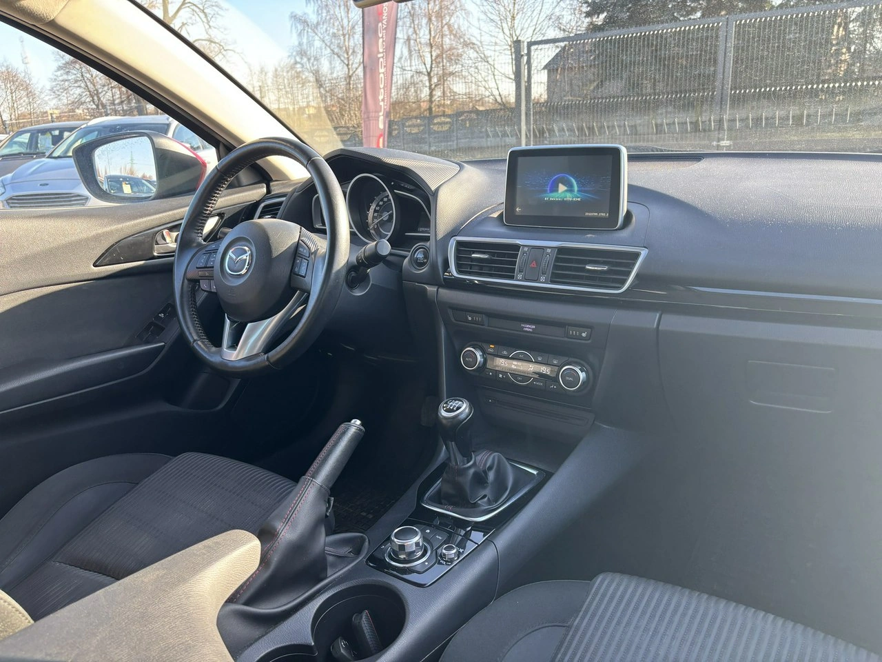 Mazda 3 - Zdjęcie 18