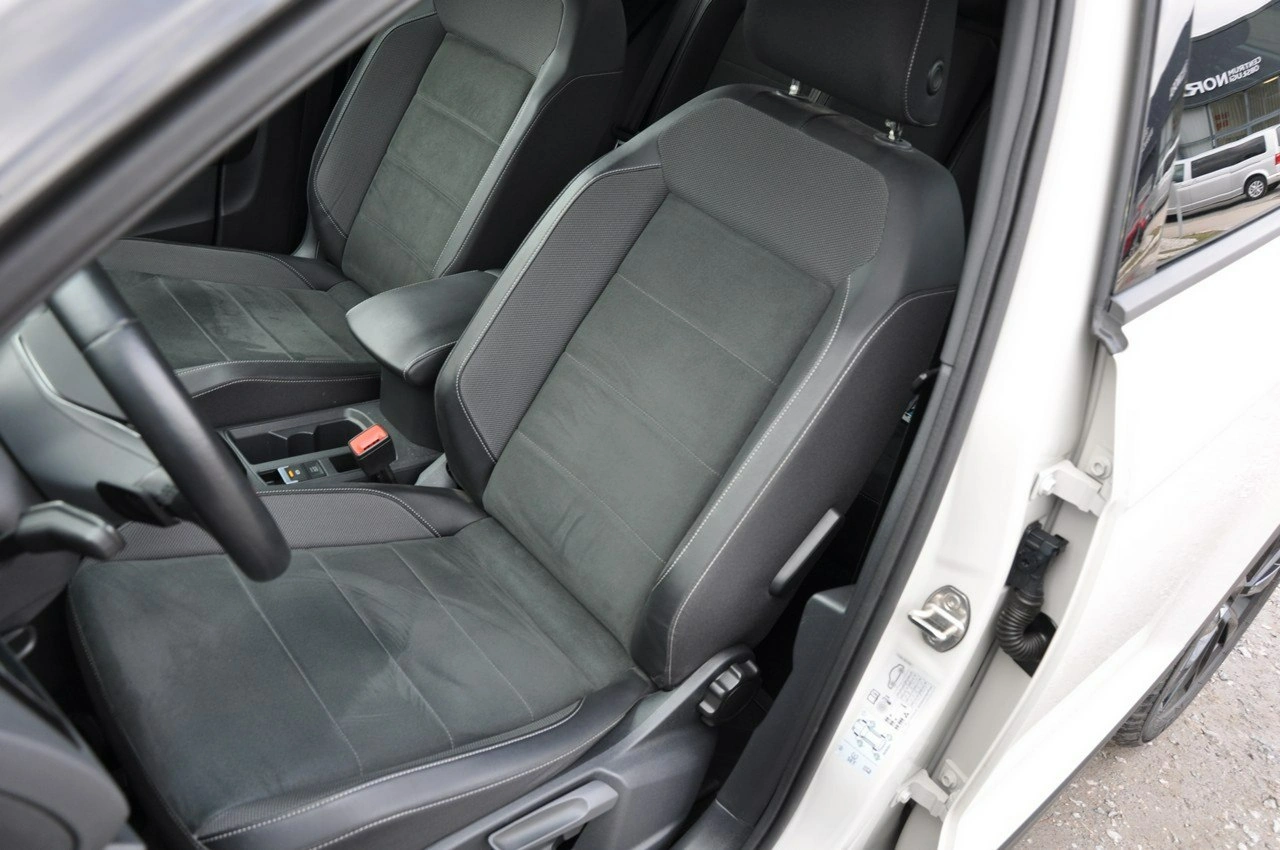 Volkswagen T-Roc - Zdjęcie 10