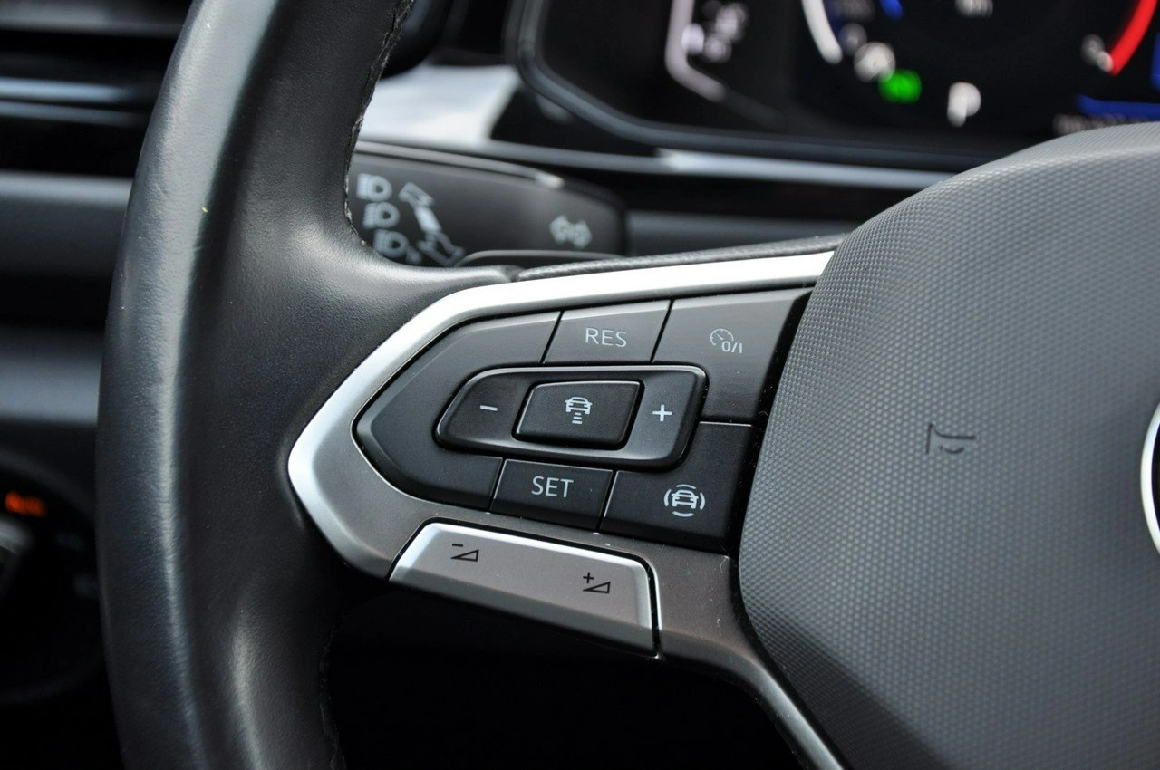 Volkswagen T-Roc - Zdjęcie 13