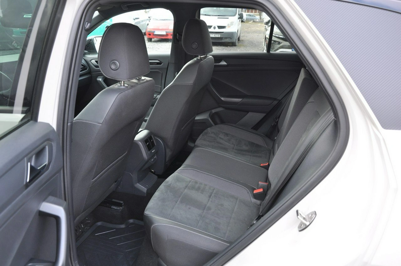 Volkswagen T-Roc - Zdjęcie 22