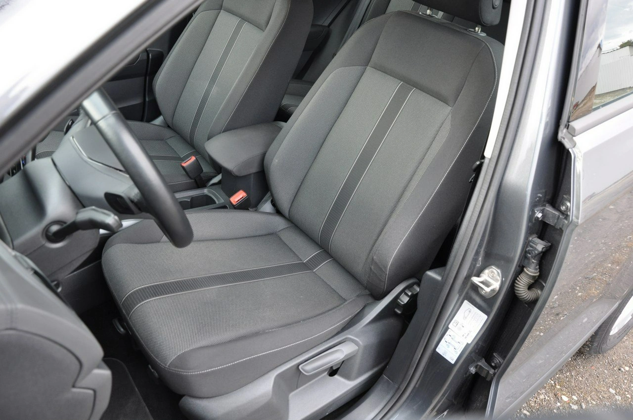 Volkswagen T-Roc - Zdjęcie 9